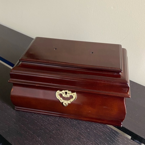 Bombay Company Mahogany Wood Red Velvet Lined Jewellery Box - Picture 4 of 15